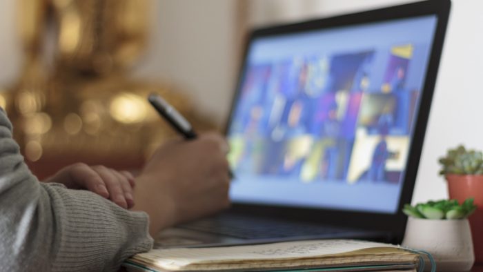 Jobul ca „situationship”: Aproape 60% dintre tinerii angajați văd jobul ca pe o relație temporară - STUDIU