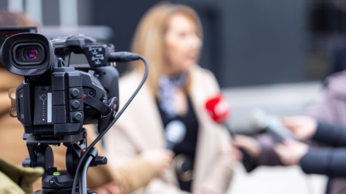 Cum creezi un sistem de aprobare rapidă pentru comunicate sau anunțuri importante