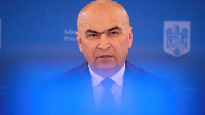 LIVE: Premierul Bolojan a anunțat măsurile fiscale de austeritate: TVA crește la 21%, se mărește impozitul pe dividende. Pensiile și salariile, înghețate
