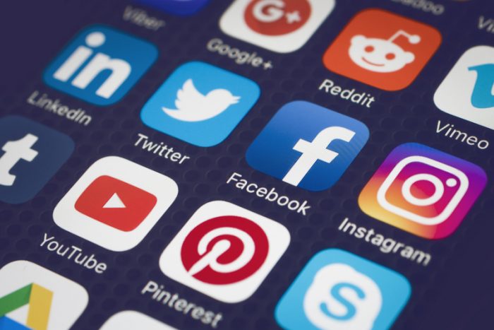 Cum documentezi ce funcționează pe social media ca să nu o iei de la zero lunar