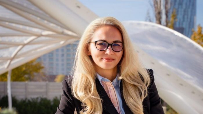 Peste 75% dintre angajați lucrează cel puțin 3 zile de la birou | STUDIU