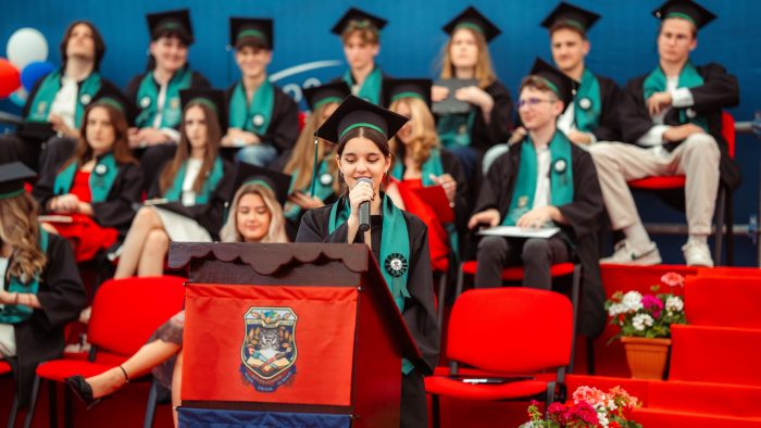 Peste 65% dintre elevii din sistemul privat au fost admiși la universități internaționale de elită | STUDIU