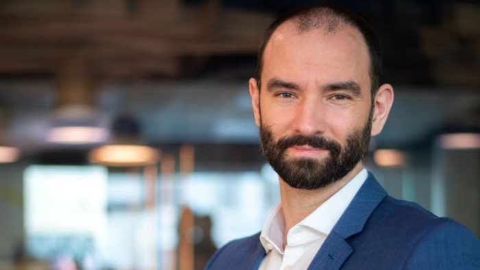 Generația Z din România redefinește biroul: doar 1% consideră munca de la distanță un motivator real