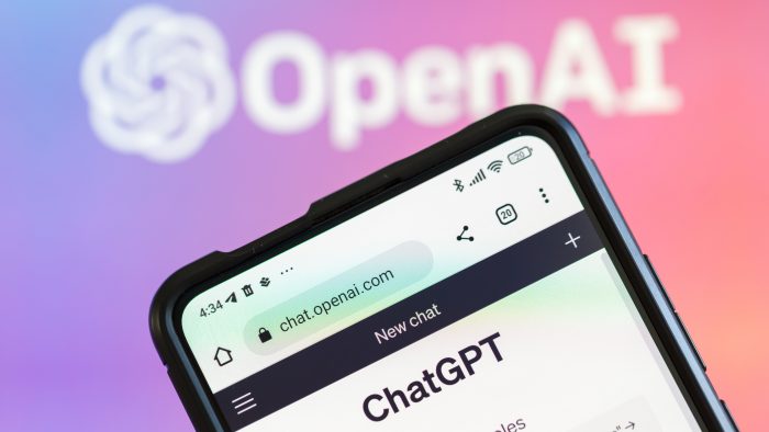 ChatGPT a ajuns la aproape 700 de milioane de utilizatori activi săptămânal, de patru ori mai mulți decât anul trecut