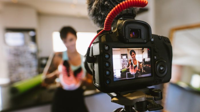 Cum poți să produci rapid și eficient videoclipuri pentru social media. Ce este Syllaby.io