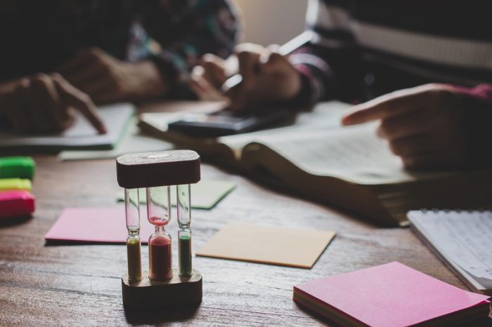 De ce își iau angajații proiecte secundare, dincolo de motivația financiară - STUDIU