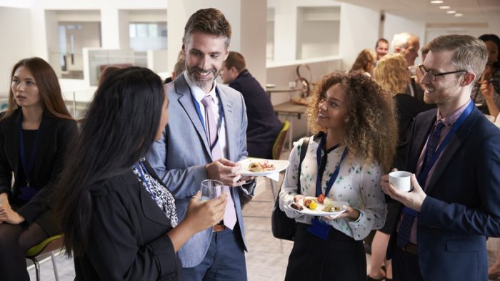 De ce networking-ul este cel mai bun asigurator de carieră