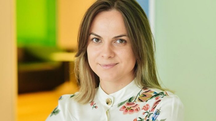 75% dintre părinți consideră prețul mai important decât brandul în cazul produselor necesare pentru începerea anului școlar | STUDIU