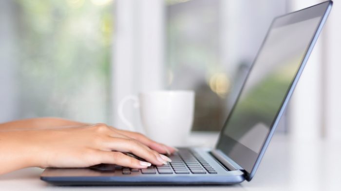Românii și competențele de bază în informare și date digitale. Cum stăm
