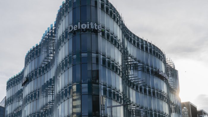 Deloitte România își extinde echipa de management. Promovează trei profesioniști din departamentele de servicii fiscale, consultanță financiară și audit