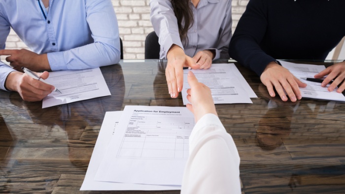 Concurs, nu cadou. Cum se fac recrutarea și selecția funcționarilor publici în era meritocrației